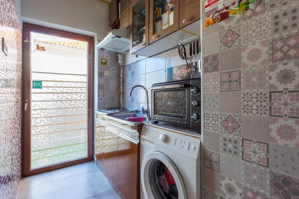 Excellent-Centralocated-Renovated-2Bdr Apartment Pula Croatia