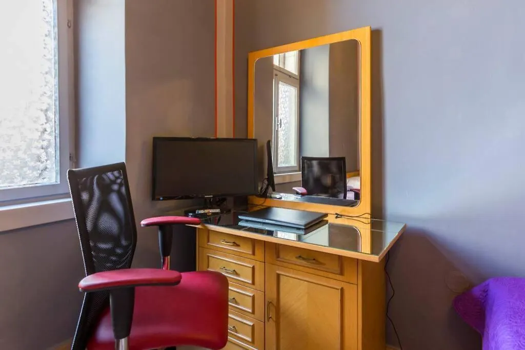 Excellent-Centralocated-Renovated-2Bdr Apartment Pula