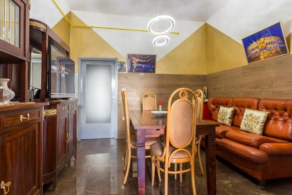 Excellent-Centralocated-Renovated-2Bdr Apartment Pula
